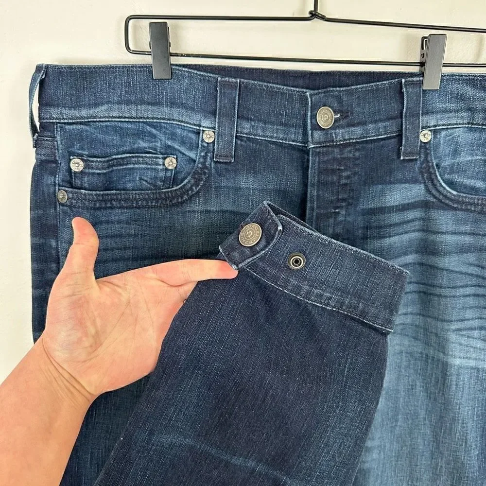 True Religion Mens Relaxed Skinny Rocco No Flap SE Dark Wash Snap Cuff Hidden Bu